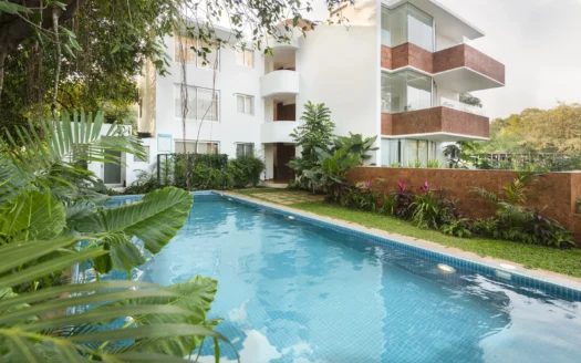 1 BHK Apartment with Private Garden in Parra | Vianaar El Raso