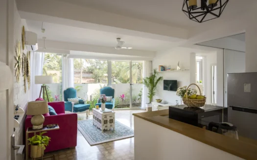 1 BHK Apartment with Private Garden in Parra | Vianaar El Raso